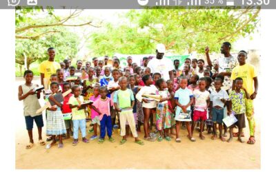 PLUS D&rsquo;UNE CENTAINE D&rsquo;ÉLÈVES DÉMUNIS DU VILLAGE YOBO- YEDJRO ONT BÉNÉFICIÉ DES KITS SCOLAIRES.