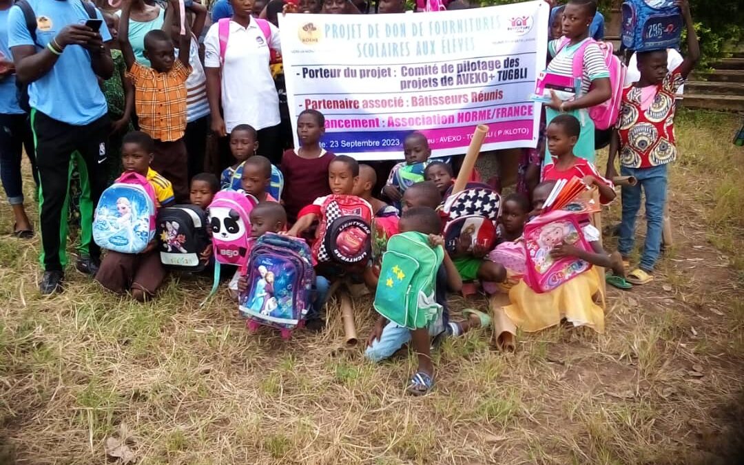TOGO / RENTRdÉE SCOLAIRE 23-24 : L&rsquo;ASSOCIATION BÂTISSEURS REUNIS EMBAUME LE CŒUR DES ÉLÈVES D&rsquo;AVEXO- TUGBLI