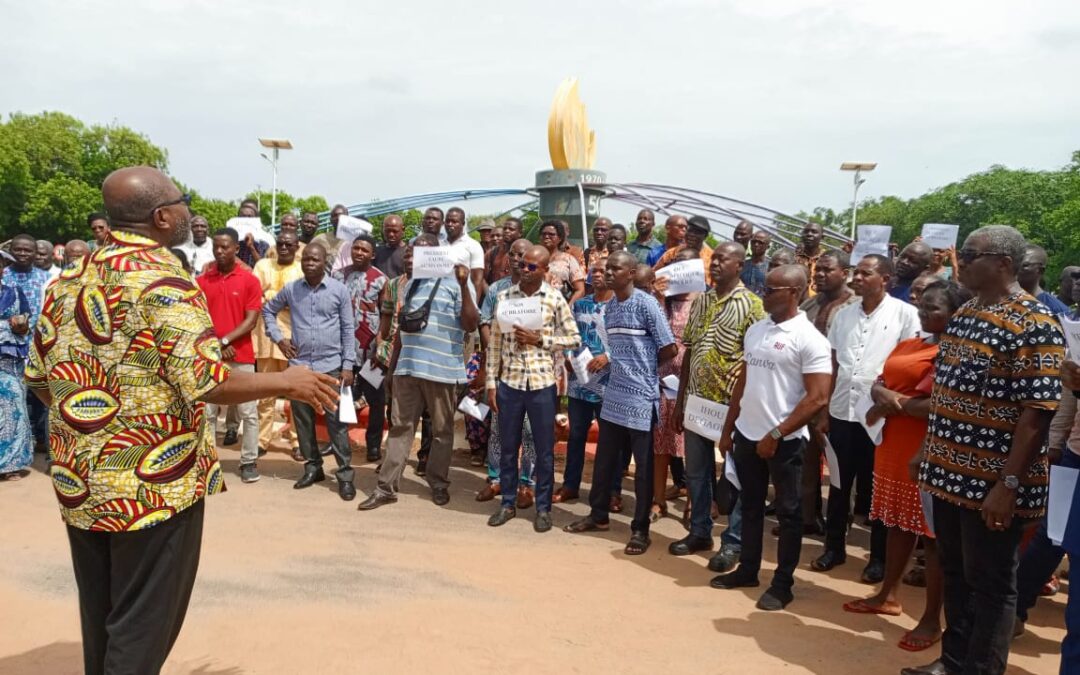 GRÈVE À L&rsquo;UNIVERSITÉ DE LOMÉ : ENSEIGNANTS CHERCHEURS ET PERSONNELS ADMINISTRATIFS DÉTERMINÉS