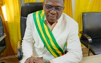 LE MAIRE DE LA COMMUNE DU GOLFE 2 ACCOMPAGNÉ DU COMMISSAIRE DE POLICE DU COMMISSARIAT DE (TOKOIN FOREVER) ONT RENDU VISITE À LA FAMILLE DU JEUNE WINNER ÉGORGÉ À ATTIÉGOU TOGO 2000