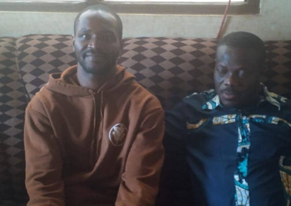 TOGO : L’ARTISTE AAMRON LIBÉRÉ – Me CÉLESTIN AGBOGAN L&rsquo;ACCOMPAGNE À SON DOMICILE