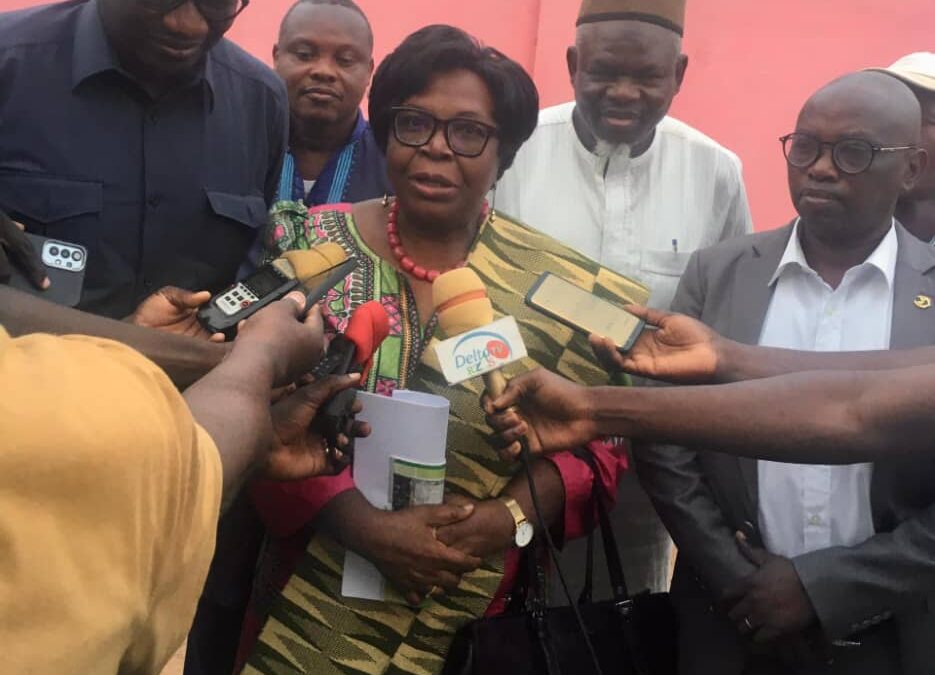 TOGO / L’HONORABLE KAFUI ADJAMAGBO JOHNSON DÉNONCE L’ÉTAT CATASTROPHIQUE DES ÉCOLES PUBLIQUES : “LA GRATUITÉ N’EST QU’UN LEURRE”