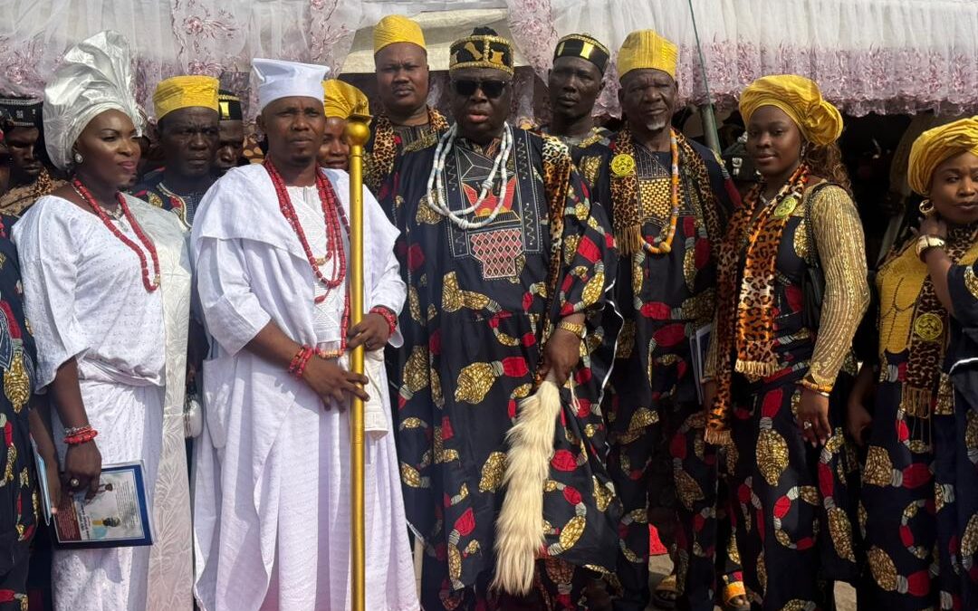 TOGBUI DÈDÈ FÉLIX EKE-METOHO PARTICIPE À L&rsquo;INTRONISATION DU CHEF SUPÉRIEUR DES ADJA DE POSSUKOH DE BADAGRY AU NIGERIA